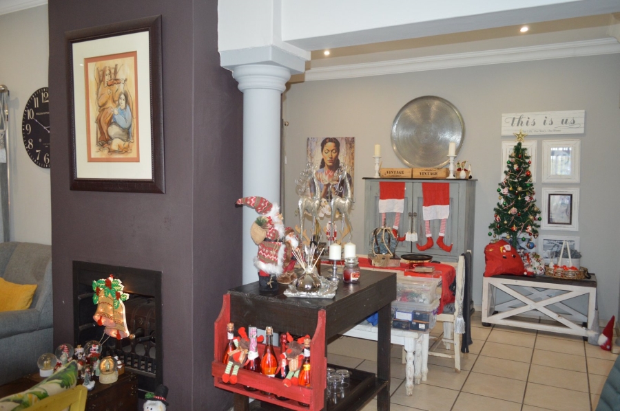 3 Bedroom Property for Sale in Wilkoppies North West